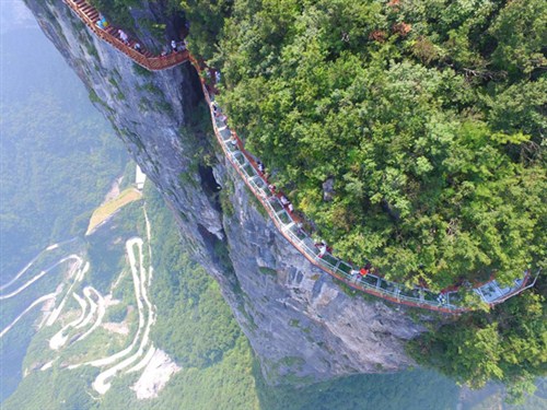 天门山玻璃栈道