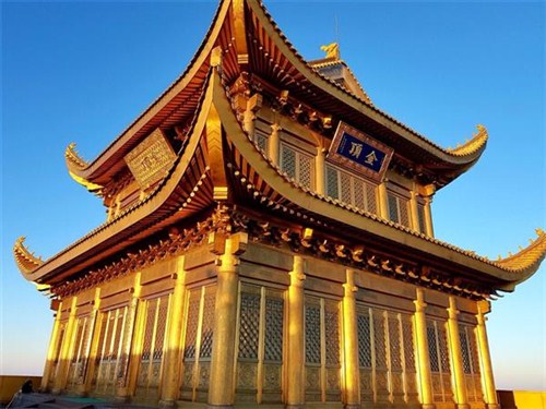 峨眉山金顶