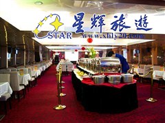 特步号游船