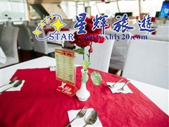 特步号游船
