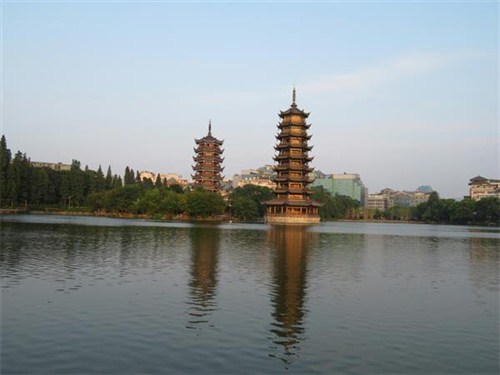 榕、杉湖景区01