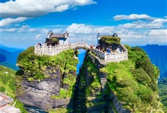 贵州【云游梵净山】梵净山+镇远古镇+荔波小七孔+西江千户苗寨+黄果树+夜郎洞 双动六天（接送版）